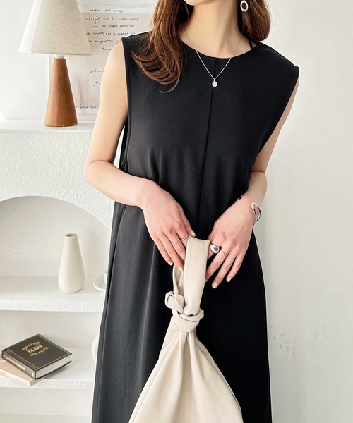 GeeRA（ジーラ）の「前後2WAYジップデザインVネックワンピース（ワンピース・レディース・ベージュ/ブラック・MEDIUM/LARGE）」の6枚目の写真