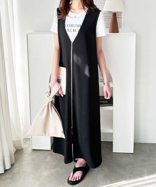 GeeRA（ジーラ）の「前後2WAYジップデザインVネックワンピース（ワンピース・レディース・ベージュ/ブラック・MEDIUM/LARGE）」の4枚目の写真