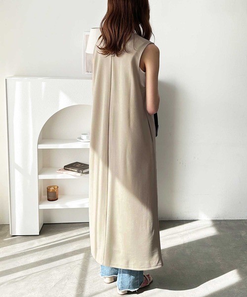 GeeRA（ジーラ）の「前後2WAYジップデザインVネックワンピース（ワンピース・レディース・ベージュ/ブラック・MEDIUM/LARGE）」の20枚目の写真