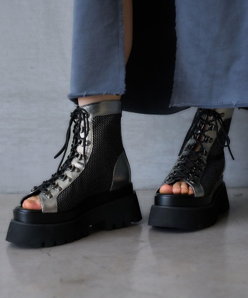 HARE（ハレ）の「デザインレースアップブーサン(HARE)（サンダル・レディース・ブラック/シルバー/シルバー系その他/ブラック系その他・MEDIUM/LARGE/SMALL）」の16枚目の写真