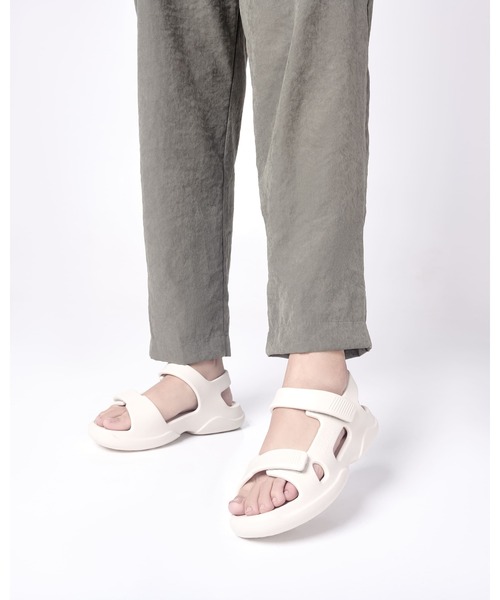 melissa（メリッサ）の「MELISSA FREE PAPETE AD（サンダル・レディース・ブラック/ベージュ/グリーン/ピンク・35-36/37/38/39）」の6枚目の写真