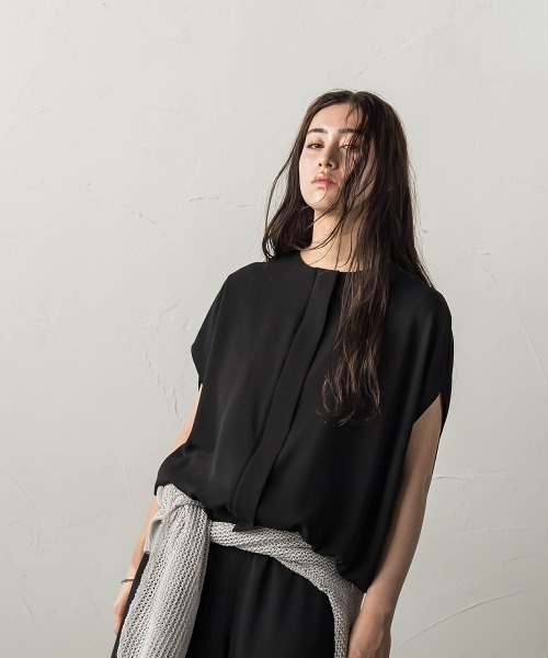 MAYSON GREY(メイソングレイ)の「eggシルエットドロストヘムジョーゼットブラウス(シャツ/ブラウス・レディース・ブルー/ブラック/グレー・M)」の1枚目の写真