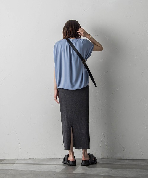 MAYSON GREY(メイソングレイ)の「eggシルエットドロストヘムジョーゼットブラウス(シャツ/ブラウス・レディース・ブルー/ブラック/グレー・M)」の16枚目の写真