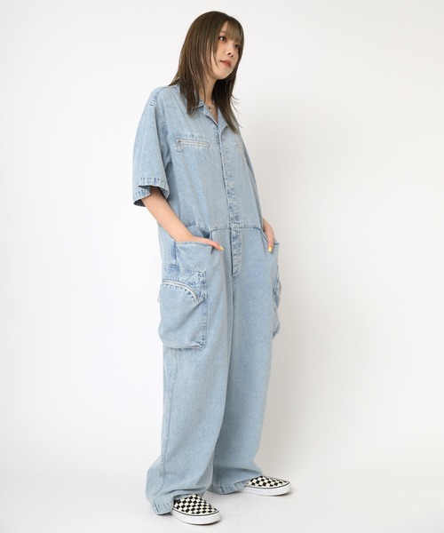 RNA（アールエヌエー）の「O0722 ＺＩＰポケットオールインワン（つなぎ/オールインワン・レディース・パープル/イエロー/ケミカルウォッシュ・MEDIUM）」の2枚目の写真