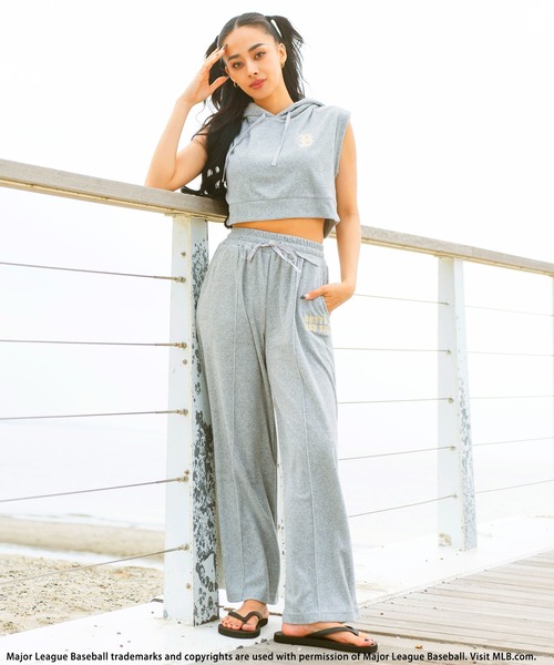 BACK TO THE FIELD（バック トゥー ザ フィールド）の「【MLB】ロゴパイルフーディーセットアップ（ワンピース・レディース・ブラック/グレー/ホワイト・FREE）」の3枚目の写真