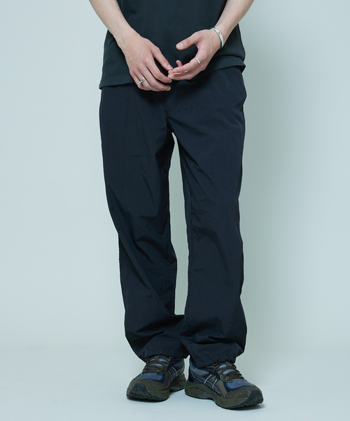 SHELTECH(シェルテック)の「SHELTECH × JOURNAL STANDARD / 別注 ナイロン イージーパンツ(その他パンツ・メンズ・ブラック/グレー・MEDIUM/X-LARGE/LARGE)」の2枚目の写真