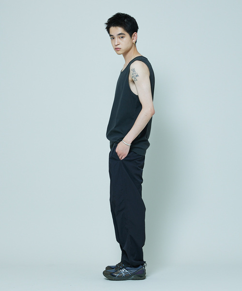 SHELTECH(シェルテック)の「SHELTECH × JOURNAL STANDARD / 別注 ナイロン イージーパンツ(その他パンツ・メンズ・ブラック/グレー・MEDIUM/X-LARGE/LARGE)」の4枚目の写真