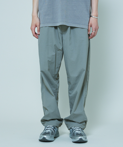 SHELTECH(シェルテック)の「SHELTECH × JOURNAL STANDARD / 別注 ナイロン イージーパンツ(その他パンツ・メンズ・ブラック/グレー・MEDIUM/X-LARGE/LARGE)」の16枚目の写真
