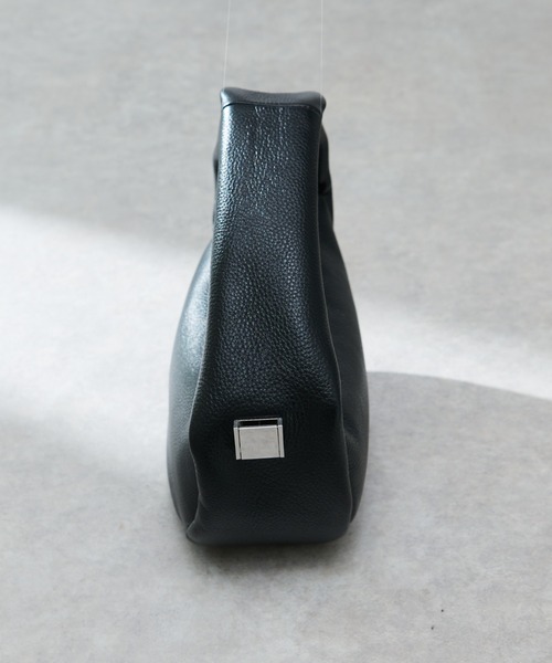 story.（ストーリー）の「【story.(ストーリー)】/ハーフムーンレザーバッグ（ハンドバッグ・レディース・ブラック/ホワイト・FREE）」の5枚目の写真