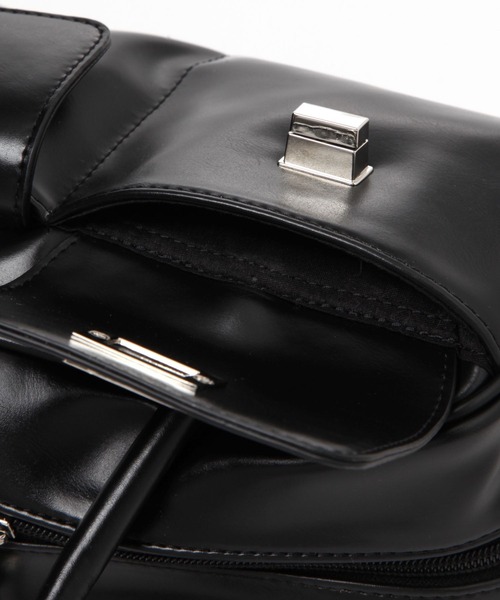 LAKOLE（ラコレ）の「フロントポケット横長バッグ / 132244（ハンドバッグ・レディース・オフホワイト/ブラック/ブラウン・FREE）」の11枚目の写真