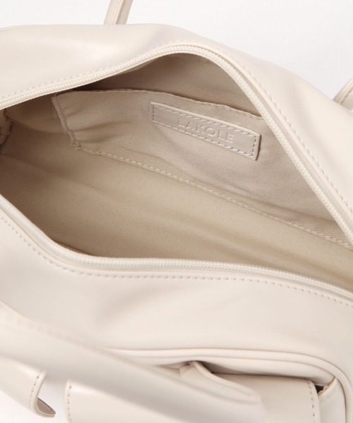 LAKOLE（ラコレ）の「フロントポケット横長バッグ / 132244（ハンドバッグ・レディース・オフホワイト/ブラック/ブラウン・FREE）」の6枚目の写真