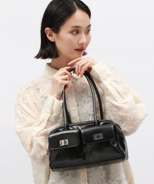 LAKOLE（ラコレ）の「フロントポケット横長バッグ / 132244（ハンドバッグ・レディース・オフホワイト/ブラック/ブラウン・FREE）」の19枚目の写真