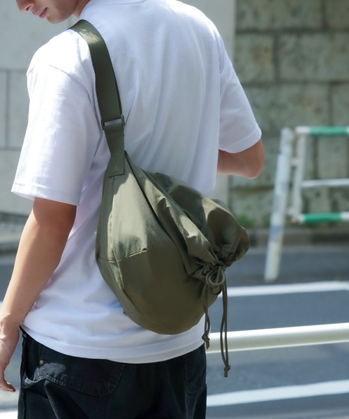 BEN DAVIS（ベンデイビス）の「【BEN DAVIS/ベンデイビス】ナイロンドローストショルダーバッグ BDW-8357（ショルダーバッグ・メンズ・ブラック/カーキ/オフホワイト/ベージュ・FREE）」の14枚目の写真