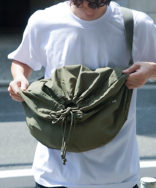 BEN DAVIS（ベンデイビス）の「【BEN DAVIS/ベンデイビス】ナイロンドローストショルダーバッグ BDW-8357（ショルダーバッグ・メンズ・ブラック/カーキ/オフホワイト/ベージュ・FREE）」の16枚目の写真
