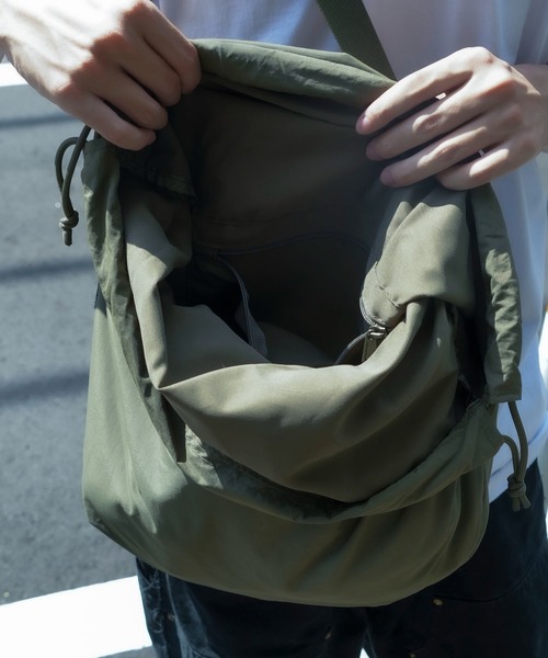 BEN DAVIS（ベンデイビス）の「【BEN DAVIS/ベンデイビス】ナイロンドローストショルダーバッグ BDW-8357（ショルダーバッグ・メンズ・ブラック/カーキ/オフホワイト/ベージュ・FREE）」の19枚目の写真