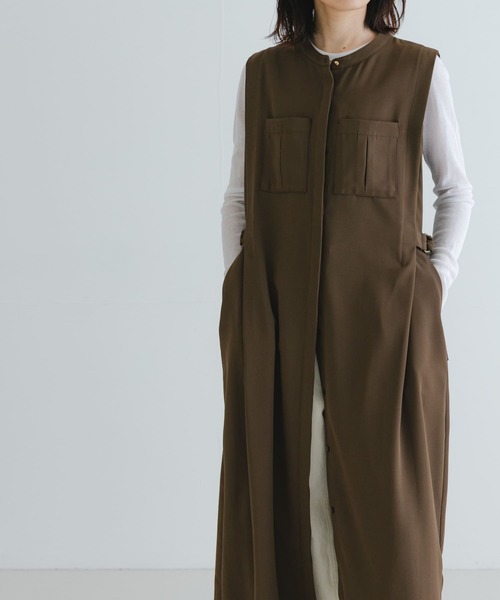 URBAN RESEARCH（アーバンリサーチ）の「サイドベルトツイルジレワンピース（ワンピース・レディース・モカ/ブルー系その他・FREE）」の4枚目の写真