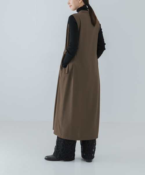 URBAN RESEARCH（アーバンリサーチ）の「サイドベルトツイルジレワンピース（ワンピース・レディース・モカ/ブルー系その他・FREE）」の19枚目の写真