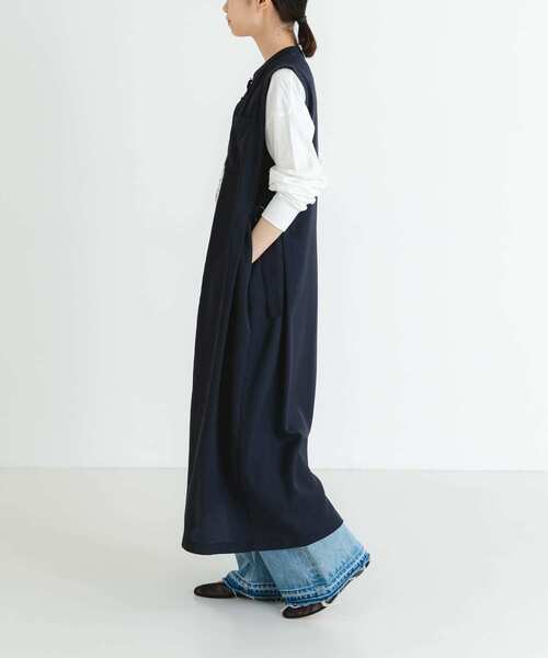 URBAN RESEARCH（アーバンリサーチ）の「サイドベルトツイルジレワンピース（ワンピース・レディース・モカ/ブルー系その他・FREE）」の7枚目の写真