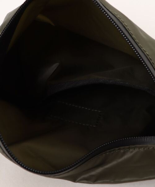Gramicci(グラミチ)の「【63】【GRAMICCI】MICRO RIPSTOP SACOCHE(ショルダーバッグ・レディース・オリーブ/ダークネイビー/アイボリー/ダークベージュ・FREE)」の7枚目の写真