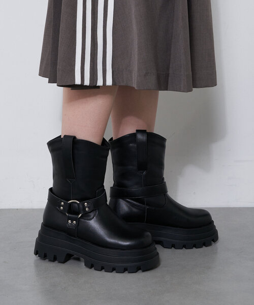 CIAOPANIC(チャオパニック)の「【WEB限定】超厚底エンジニアブーツ(ブーツ・レディース・ブラック・SMALL/MEDIUM/LARGE/X-LARGE)」の2枚目の写真