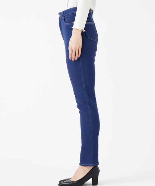 BELLUNA PLUS（ベルーナ）の「裏ベロアストレッチデニムパンツ６８丈（デニムパンツ・レディース・ブラック/インディゴブルー/ブルー/ブラック系2・SMALL/MEDIUM/LARGE/X-LARGE）」の22枚目の写真