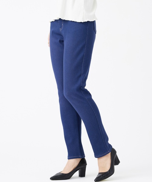 BELLUNA PLUS（ベルーナ）の「裏ベロアストレッチデニムパンツ６８丈（デニムパンツ・レディース・ブラック/インディゴブルー/ブルー/ブラック系2・SMALL/MEDIUM/LARGE/X-LARGE）」の17枚目の写真