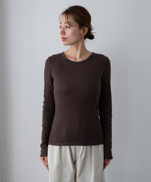 URBAN RESEARCH Sonny Label（アーバンリサーチサニーレーベル）の「『UR TECH』蓄熱ベーシックロングTシャツ（Tシャツ/カットソー・レディース・チャコールグレー/ブラウン/オフホワイト・FREE）」の22枚目の写真