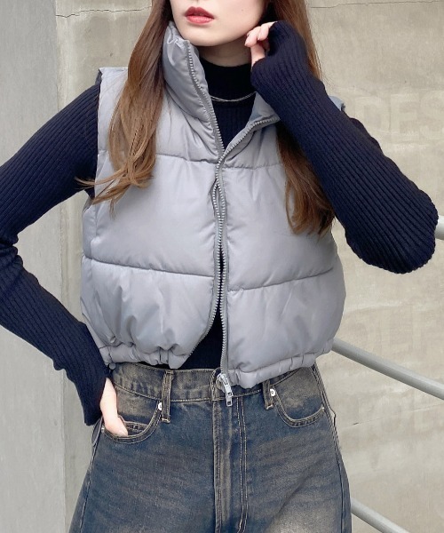 INGNI（イング）の「Wジップクロップド丈中綿ベスト（ダウンベスト・レディース・ブラック/グレー/オフホワイト・M）」の3枚目の写真