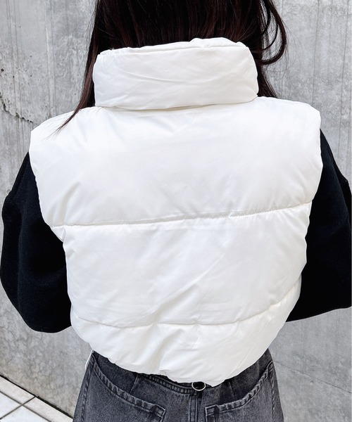 INGNI（イング）の「Wジップクロップド丈中綿ベスト（ダウンベスト・レディース・ブラック/グレー/オフホワイト・M）」の8枚目の写真