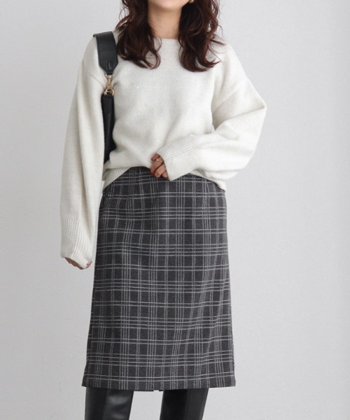 Pierrot(ピエロ)の「ミドル丈 柄が選べるカシミヤタッチIラインスカート(スカート・レディース・チェック/ブラック/グレイッシュベージュ・M/L)」の17枚目の写真