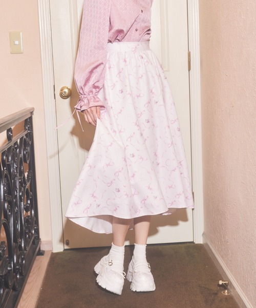 Lovilyn(ラヴィリン)の「リボンフラワー柄フィッシュテールスカート(スカート・レディース・ホワイト/ブラック/ピンク・SMALL/MEDIUM)」の22枚目の写真
