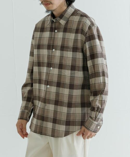 URBAN RESEARCH（アーバンリサーチ）の「『UR TECH』『蓄熱』起毛レギュラーシャツ（シャツ/ブラウス・メンズ・ベージュ/ネイビー/オフホワイト/ブルー系その他・SMALL/MEDIUM/LARGE）」の9枚目の写真