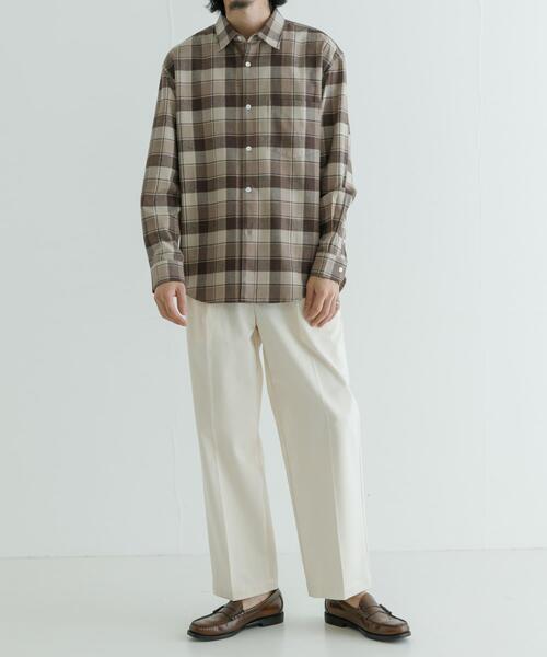 URBAN RESEARCH（アーバンリサーチ）の「『UR TECH』『蓄熱』起毛レギュラーシャツ（シャツ/ブラウス・メンズ・ベージュ/ネイビー/オフホワイト/ブルー系その他・SMALL/MEDIUM/LARGE）」の10枚目の写真