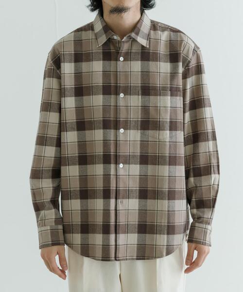 URBAN RESEARCH（アーバンリサーチ）の「『UR TECH』『蓄熱』起毛レギュラーシャツ（シャツ/ブラウス・メンズ・ベージュ/ネイビー/オフホワイト/ブルー系その他・SMALL/MEDIUM/LARGE）」の15枚目の写真