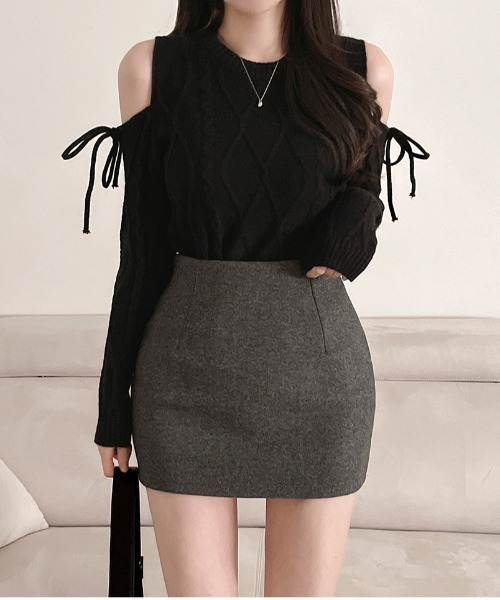 gossip！ロサンゼルス（ゴシップロサンゼルス）の「Y2K 肩見せ  リボンカットジャガードニット（ニット/セーター・レディース・ブラック/ワイン/オフホワイト・FREE）」の2枚目の写真