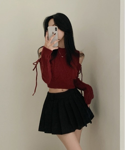 gossip！ロサンゼルス（ゴシップロサンゼルス）の「Y2K 肩見せ  リボンカットジャガードニット（ニット/セーター・レディース・ブラック/ワイン/オフホワイト・FREE）」の8枚目の写真