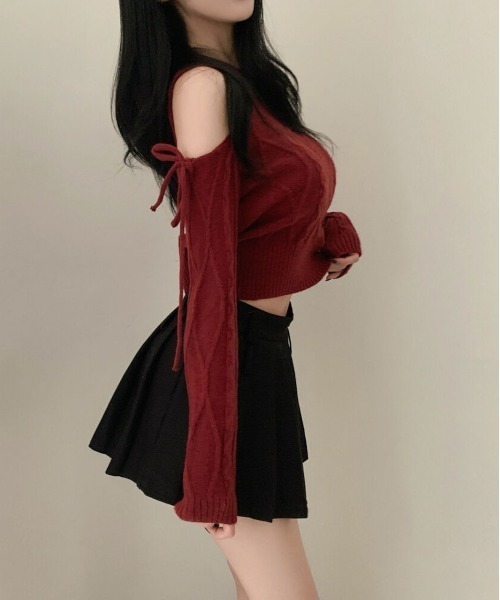 gossip！ロサンゼルス（ゴシップロサンゼルス）の「Y2K 肩見せ  リボンカットジャガードニット（ニット/セーター・レディース・ブラック/ワイン/オフホワイト・FREE）」の6枚目の写真