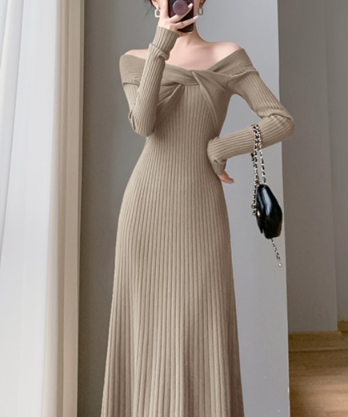 【セール】オフショルねじりデザインリブニットワンピース（ワンピース）｜Diosfront（ディオスフロント） 6,732円