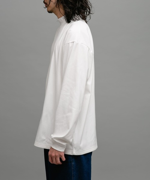 URBAN RESEARCH Sonny Label(アーバンリサーチサニーレーベル)の「スーパーストレッチモックネックTシャツ(Tシャツ/カットソー・メンズ・ブラック/チャコールグレー/オフホワイト・MEDIUM/LARGE/X-LARGE)」の17枚目の写真