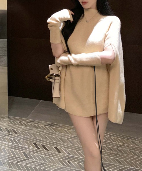 Jasmine Grandiflorum（ジャスミングランディフローラム）の「【Jasmine】タートルネックニットケープ変形プルオーバー（ポンチョ・レディース・ブラック/グレイッシュベージュ/ホワイト・FREE）」の11枚目の写真