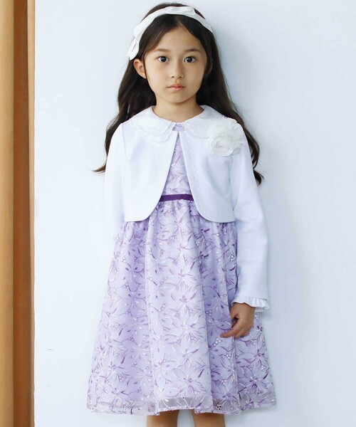 BeBe（ベベ）の「【日本製】サテンオーガンジーリボンカチューシャ（カチューシャ・キッズ・ネイビー/ホワイト・FREE）」の3枚目の写真