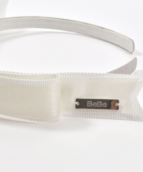 BeBe（ベベ）の「【日本製】サテンオーガンジーリボンカチューシャ（カチューシャ・キッズ・ネイビー/ホワイト・FREE）」の12枚目の写真