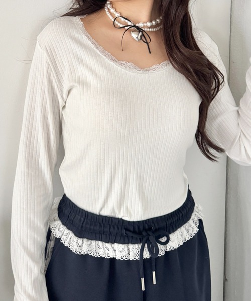 SOLLON.(ソルロン)の「レース付き長袖インナートップス(Tシャツ/カットソー・レディース・ホワイト/ブラック/アイボリー・FREE)」の2枚目の写真