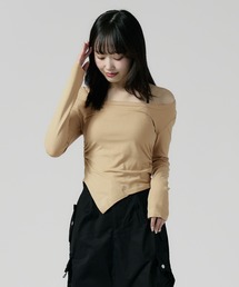 Chick | Round Neck Side Gathered Cut and Sewn / ラウンドネック サイドギャザーカットソー(Tシャツ/カットソー)
