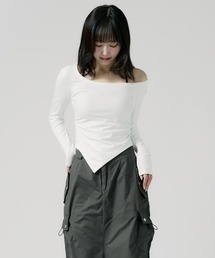 Chick（チック）の「Round Neck Side Gathered Cut and Sewn / ラウンドネック サイドギャザーカットソー（Tシャツ/カットソー）」