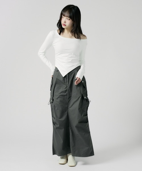 Chick（チック）の「Round Neck Side Gathered Cut and Sewn / ラウンドネック サイドギャザーカットソー（Tシャツ/カットソー・レディース・ホワイト/ブラック/ベージュ・FREE）」の6枚目の写真