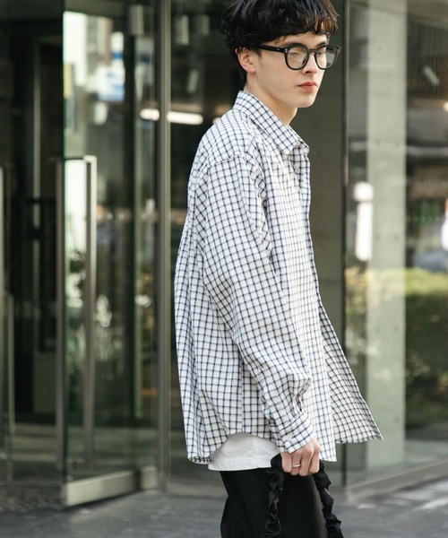 SENSE OF PLACE by URBAN RESEARCH（センスオブプレイスバイアーバンリサーチ）の「『ユニセックス』グラフチェックルーズシャツ（シャツ/ブラウス・メンズ・ベージュ/ホワイト/アイボリー・MEDIUM/LARGE）」の6枚目の写真