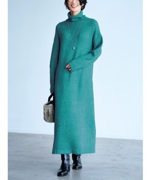 IEDIT（イディット）の「ＩＥＤＩＴ　ジュエルカラーでパッと華やぐハイネックニットワンピース（ワンピース・レディース・レッド/パープル/エメラルド・M/L/3L/LL/S）」の2枚目の写真