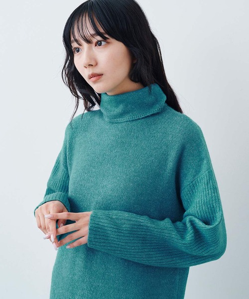 IEDIT（イディット）の「ＩＥＤＩＴ　ジュエルカラーでパッと華やぐハイネックニットワンピース（ワンピース・レディース・レッド/パープル/エメラルド・M/L/3L/LL/S）」の9枚目の写真