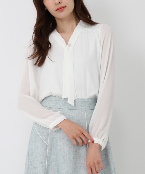 MISCH MASCH(ミッシュマッシュ)の「パールバー付きタイブラウス(シャツ/ブラウス・レディース・ブルー/ホワイト/ベージュ/ネイビー・フリ-)」の6枚目の写真